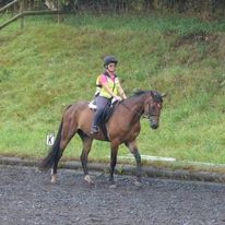 Pony Tales Club Amanda Rio schooling